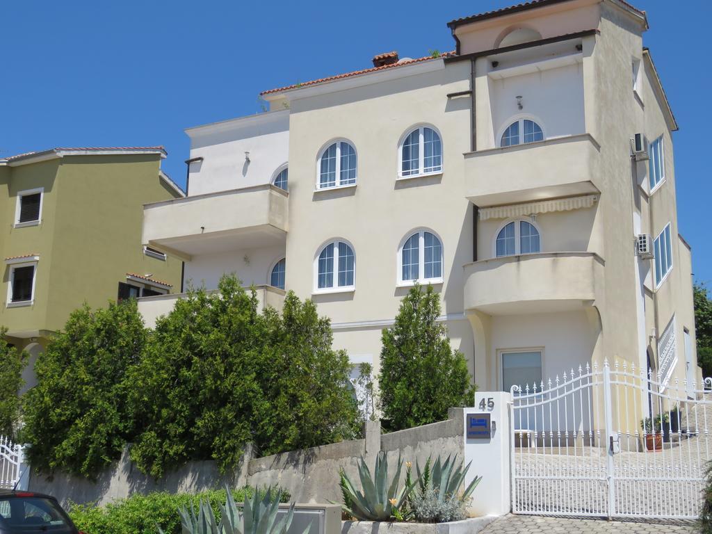 Apartments Villa Urbajs Vrsar Exterior foto